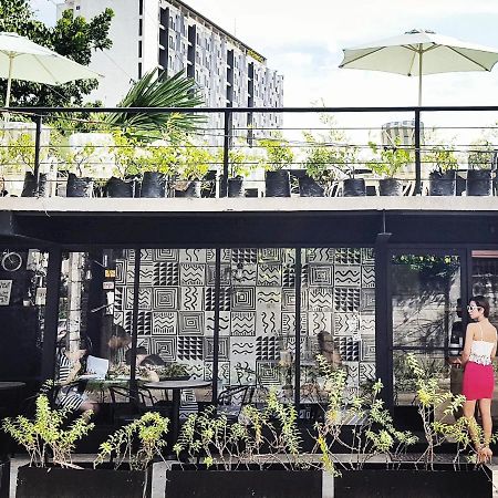 Murals Hostel And Cafe Cebu Bagian luar foto