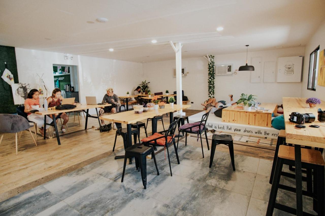 Murals Hostel And Cafe Cebu Bagian luar foto