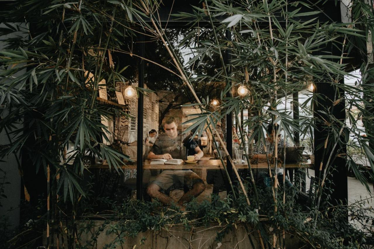 Murals Hostel And Cafe Cebu Bagian luar foto